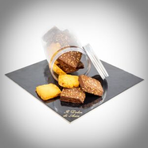 Fettine al cacao con nocciole tostate